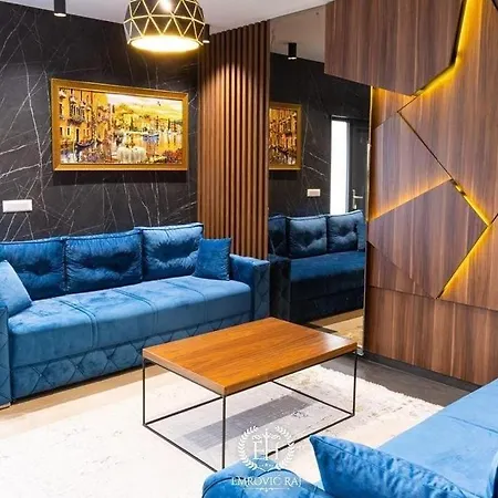 Emrovic Raj 酒店 4*