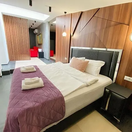 Hotel Emrovic Raj 4*