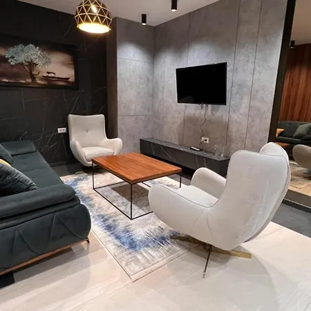 Emrovic Raj 新帕扎尔