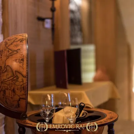 Emrovic Raj 4* 新帕扎尔