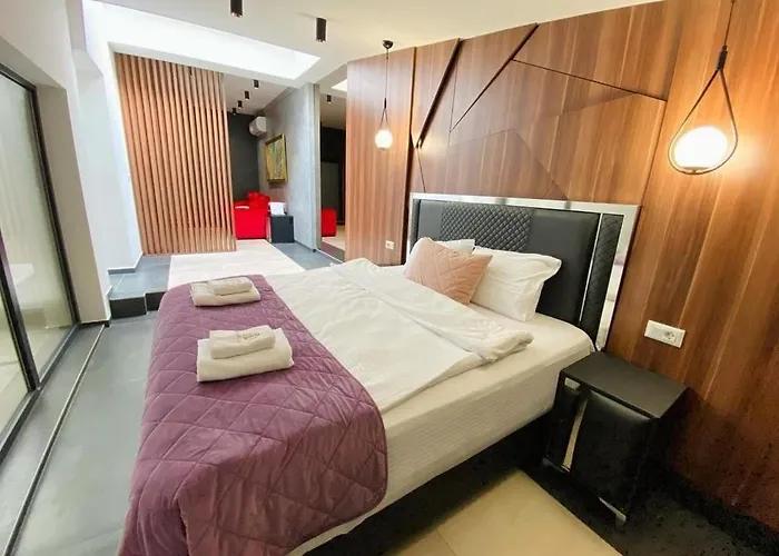 Hotel Emrovic Raj 4*