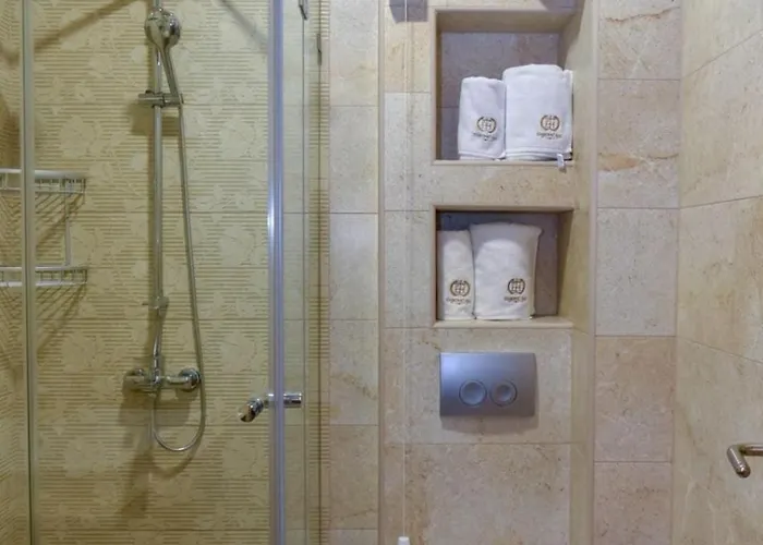 Hotel Emrovic Raj 4*